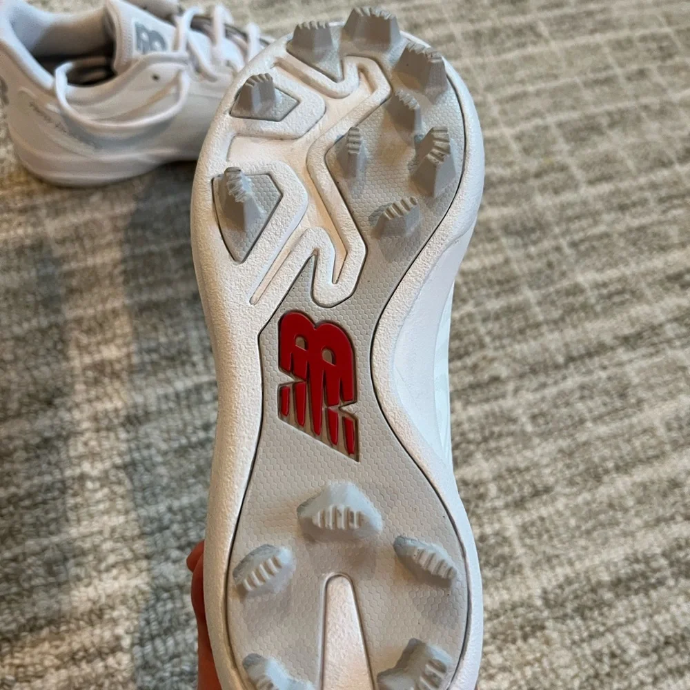 New Balance Youth Softball baseball cleats Y4.5 unisex